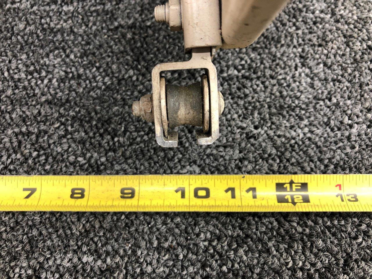 Cessna Aircraft Parts 1414100-16 Cessna 336 Center Seat Assembly RH (Rails: 10")