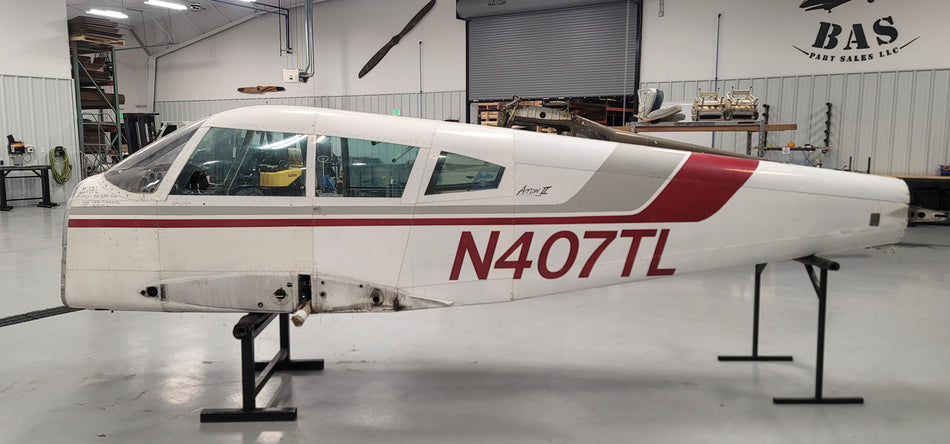 Piper PA28R-200 Fuselage w Paperwork, Data Tag, & Logs (Firewall: 67253-002)