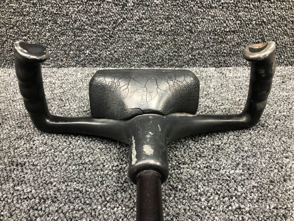 0513260-4 Cessna 172RG Pilot / Co-Pilot Control Wheel (L: 12-1/4," D: 0.745")