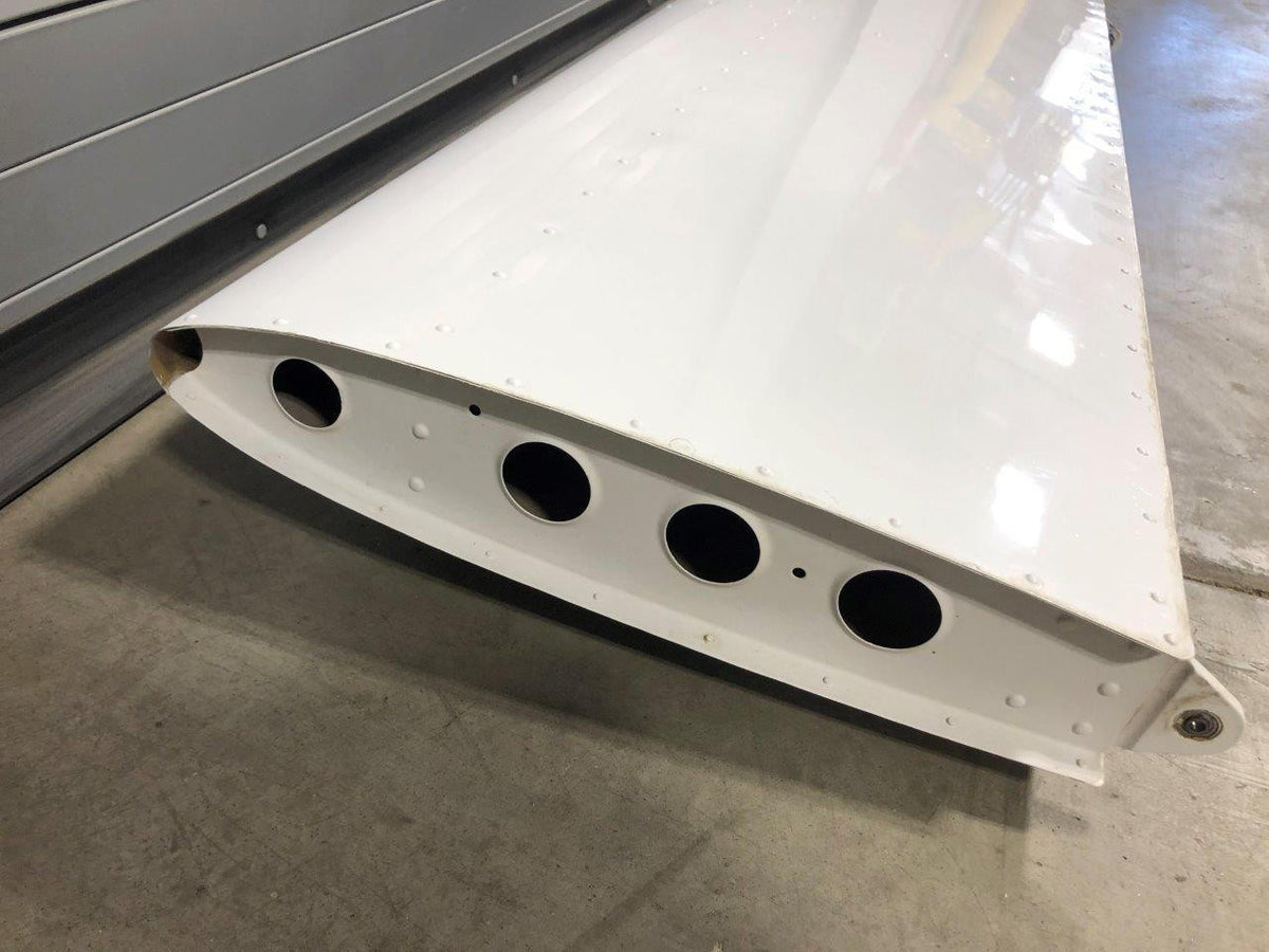 Cessna Aircraft Parts 0932100-4 Cessna 162 Horizontal Assembly