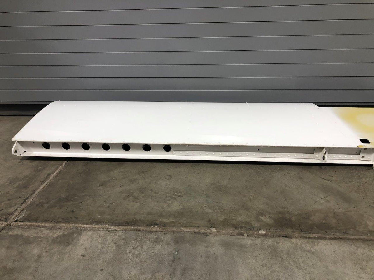 Cessna Aircraft Parts 0932100-4 Cessna 162 Horizontal Assembly