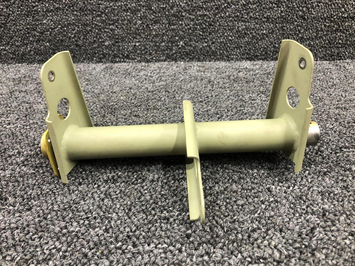Cessna Aircraft Parts 0962121-23 / 0962121-16 Cessna 162 Flap Control System Bellcrank Assy W/ Axle