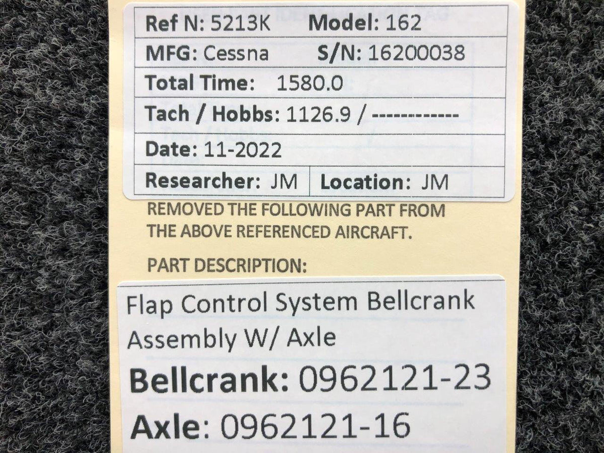 Cessna Aircraft Parts 0962121-23 / 0962121-16 Cessna 162 Flap Control System Bellcrank Assy W/ Axle