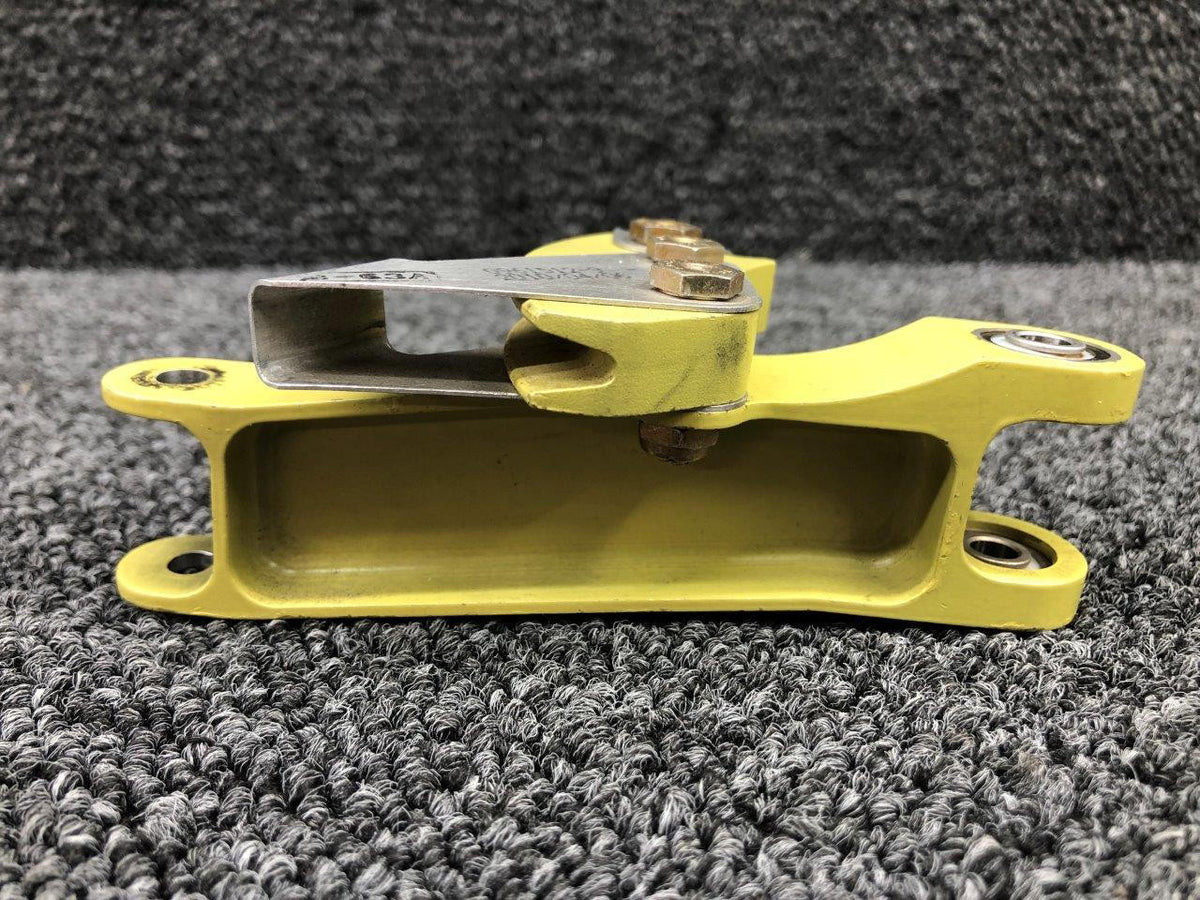 Cessna Aircraft Parts 0961512-1 / 0961512-7 Cessna 162 Control Yoke Bellcrank Inboard W/ Cable Sector