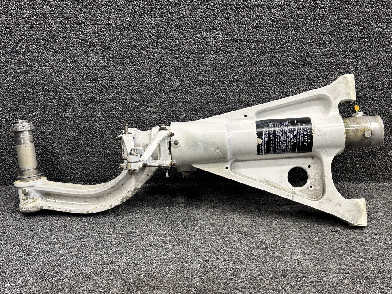 35-825196-696 Beechcraft 95-B55 Nose Gear Strut Assembly (with
