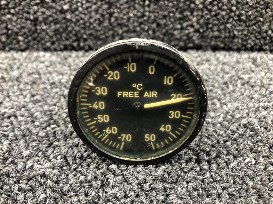 1592 (ALT: 0411078-1) Rochester Outside Air Temperature Indicator