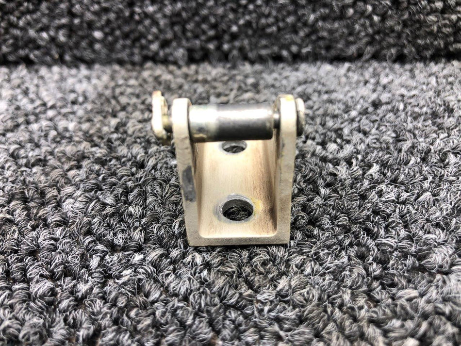 0851781-18 Cessna 421C Wing Locker Baggage Door Latch Assembly