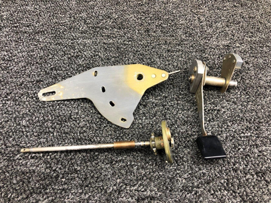 5115217-15 / 5115218-7 Cessna 421C Flap Trim Pre-Select Lever W/ Arm Pivot