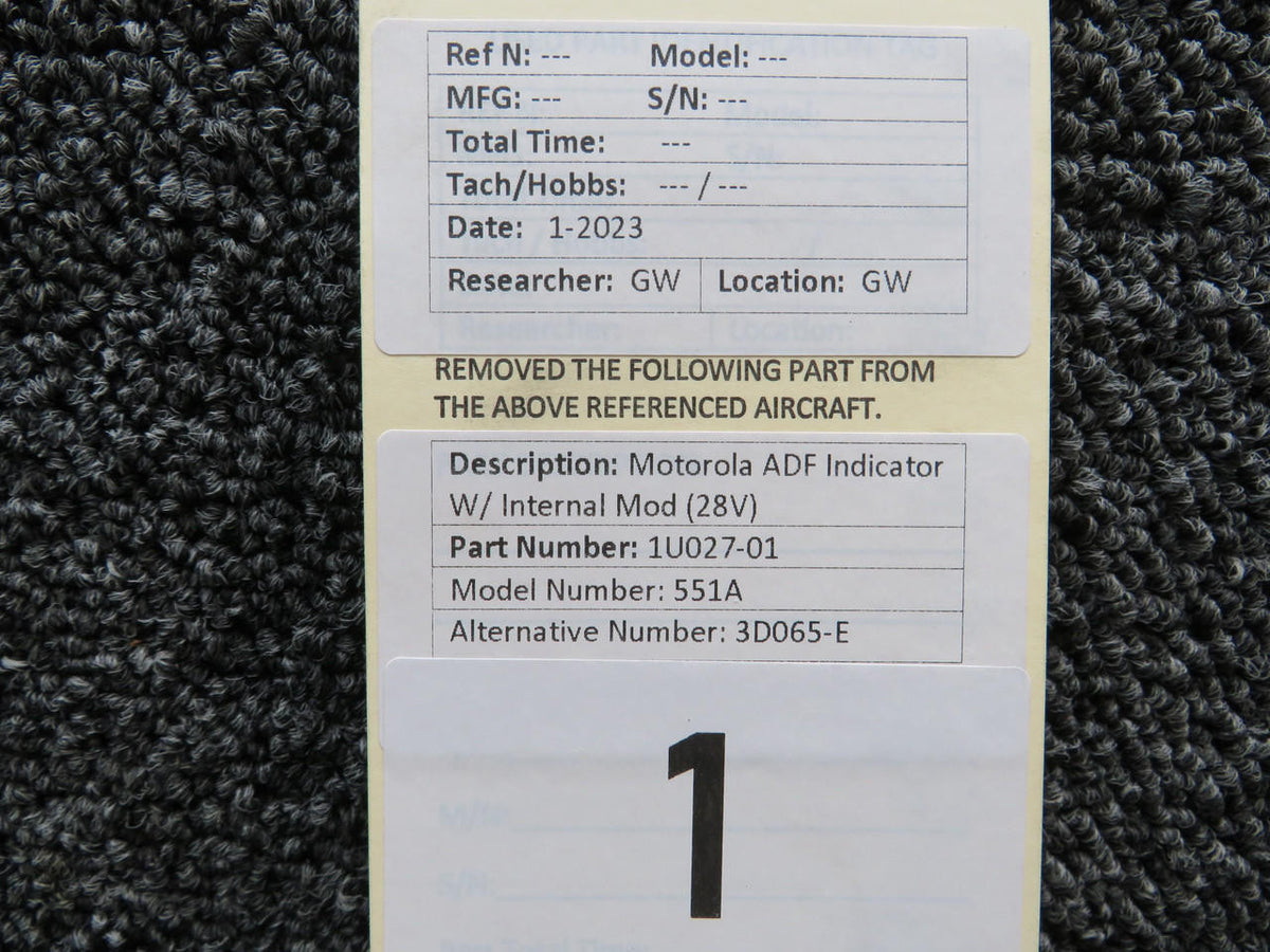 Motorola 1U027-01 Motorola 551A ADF Indicator W/ Internal Mod (Volts: 28)