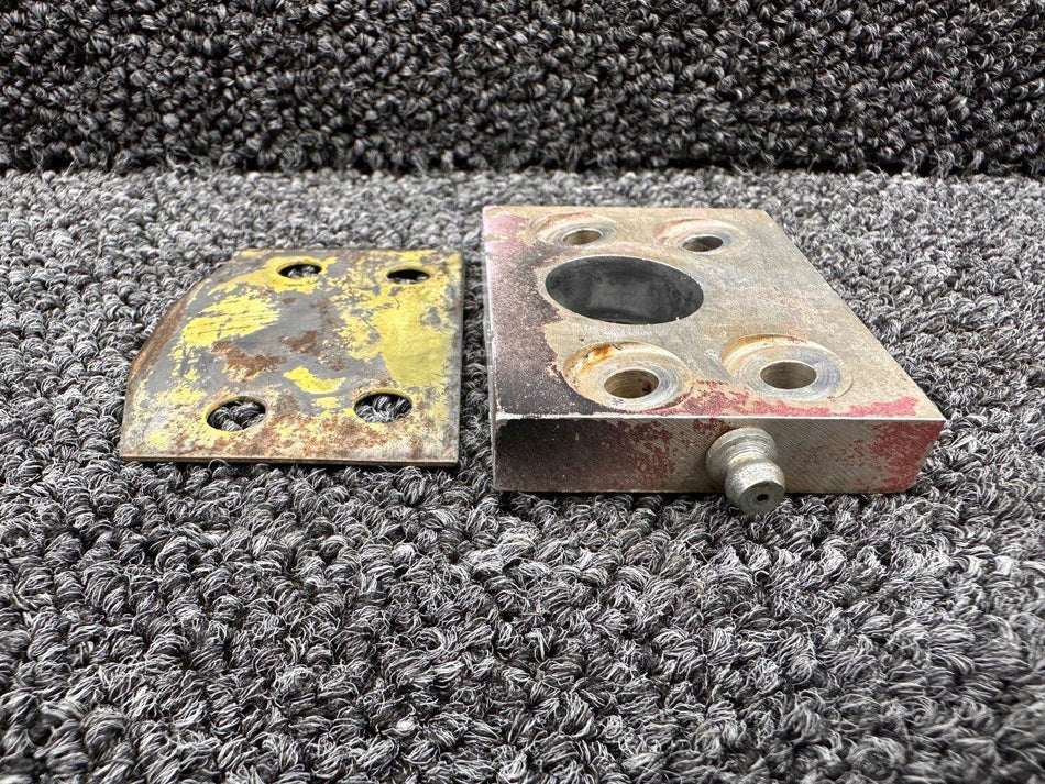 210067-8 (ALT: 210067-008) Mooney M20C Main Gear Bracket Assembly RH