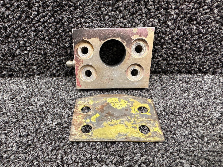 210067-8 (ALT: 210067-008) Mooney M20C Main Gear Bracket Assembly RH