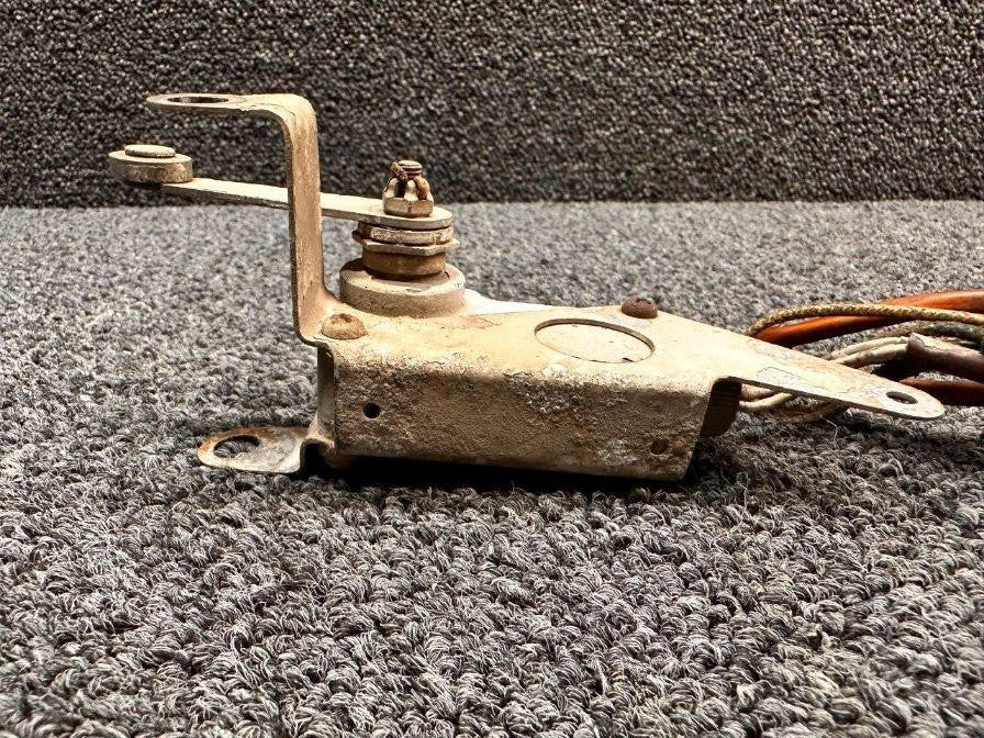Cessna Aircraft Parts IVA20 (USE: 1VA20) Cessna 310D Micro Switch Assembly W/ Bracket