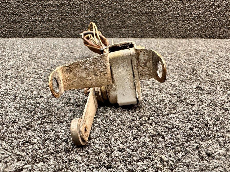 Cessna Aircraft Parts IVA20 (USE: 1VA20) Cessna 310D Micro Switch Assembly W/ Bracket