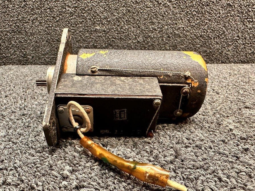 Lear Inc. 94702-14 (ALT: CA14AD-1) Lear DC Motor (Volts: 27)