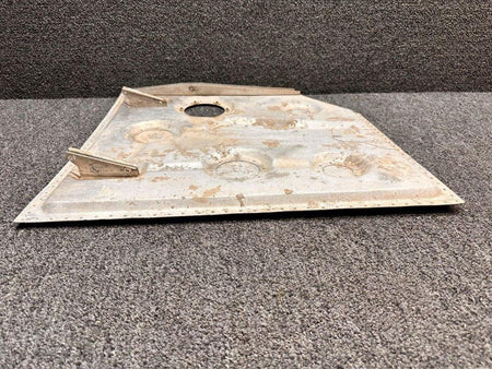 Cessna Aircraft Parts 0826000-40 Cessna 310D Main Gear Wheel Well Door Assembly RH