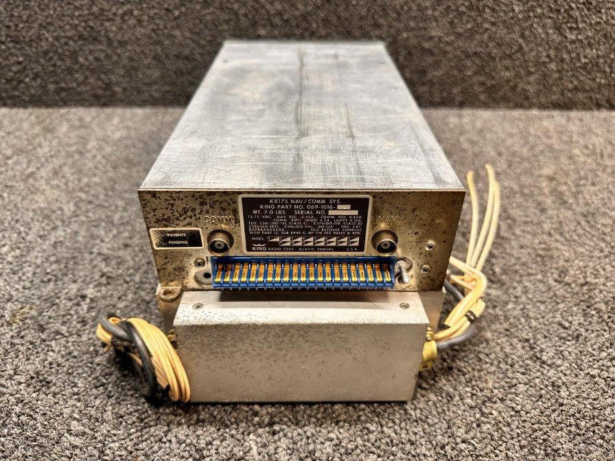 King Radio 069-1016-00 King Radio KX-175 Navigation / Communication System W/ Tray (14V)