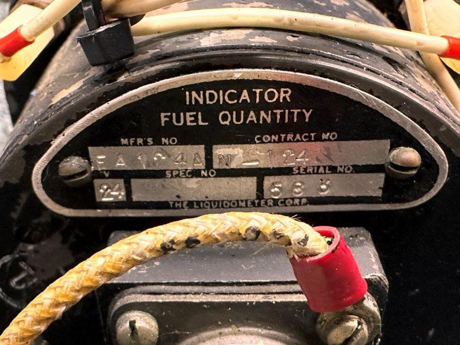 Liquidometer EA124AN-124 Liquidometer Corp Fuel Quantity Indicator (Volts: 24)