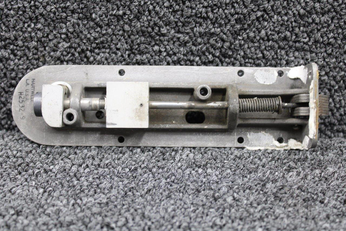 Hartwell H2532-9 Hartwell Baggage Door Latch Base Assembly