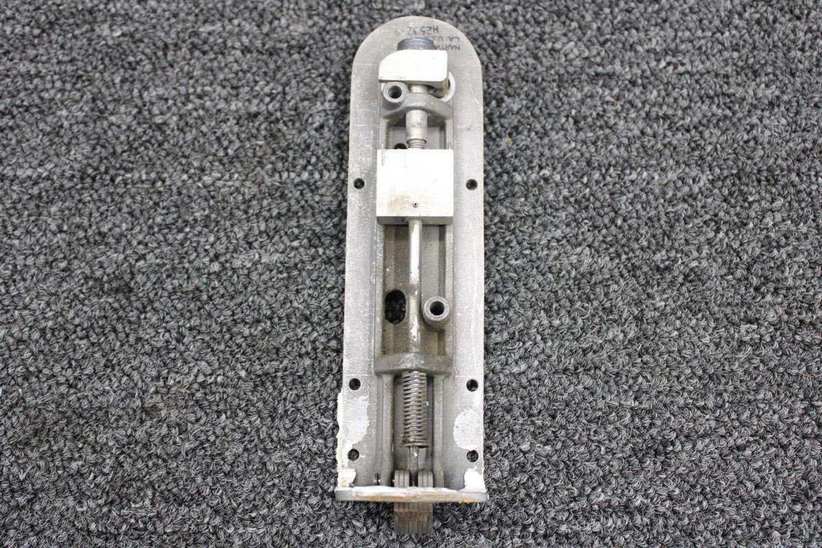 Hartwell H2532-9 Hartwell Baggage Door Latch Base Assembly
