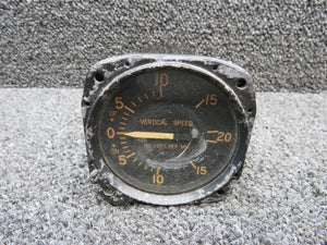 7000-C32 (Alt: C661080-0101) United Instruments Vertical Speed Indicator (Face)