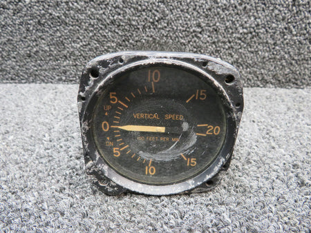 United Instruments 7000-C32 (Alt: C661080-0101) United Instruments Vertical Speed Indicator (Face)