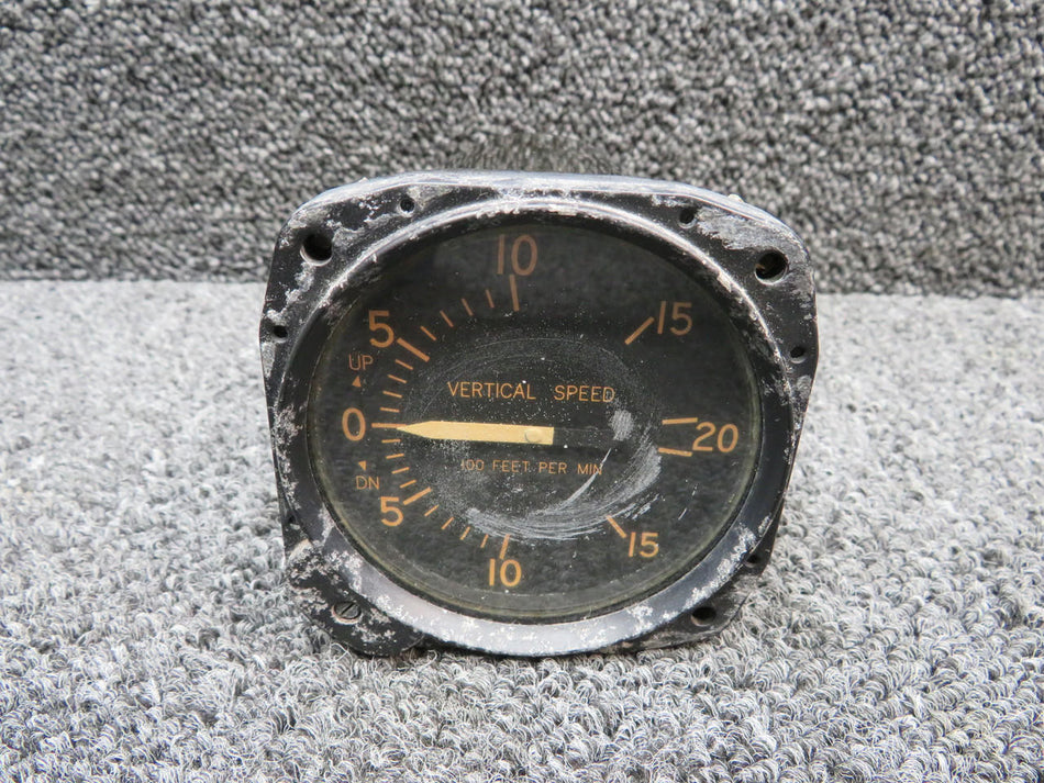 United Instruments 7000-C32 (Alt: C661080-0101) United Instruments Vertical Speed Indicator (Face)