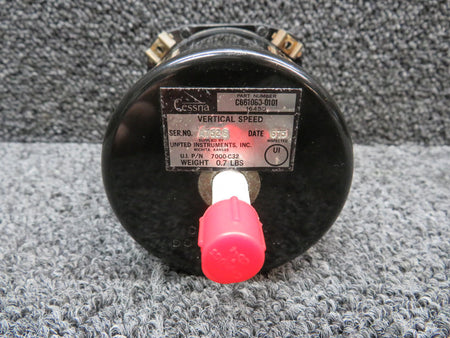 United Instruments 7000-C32 (Alt: C661080-0101) United Instruments Vertical Speed Indicator (Face)