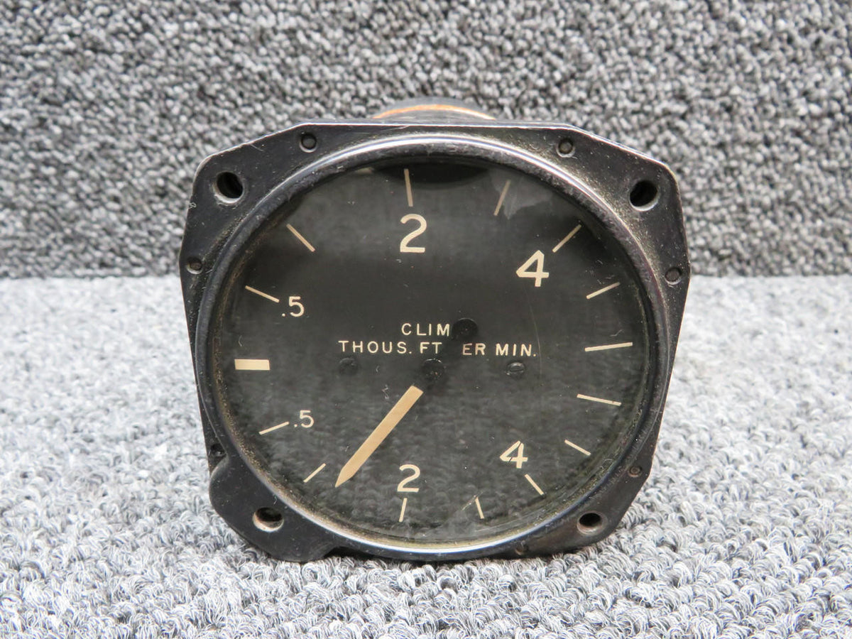 Bendix Airplane Parts & Equipment AN5825-7 (Alt: 1648-6U-A6-1) Bendix Vertical Speed Indicator (CORE) (Cracked)