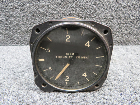 Bendix Airplane Parts & Equipment AN5825-7 (Alt: 1648-6U-A6-1) Bendix Vertical Speed Indicator (CORE) (Cracked)