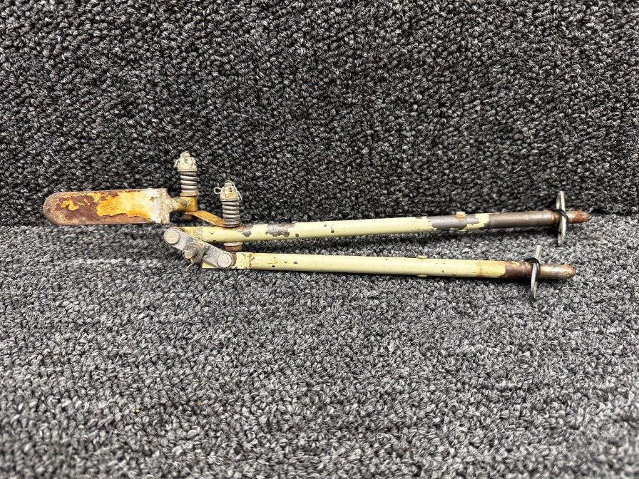 Mooney Aircraft Parts & Accessories 310007-000, 310023-000 Mooney M20G Baggage Door Link Mechanism with Latch