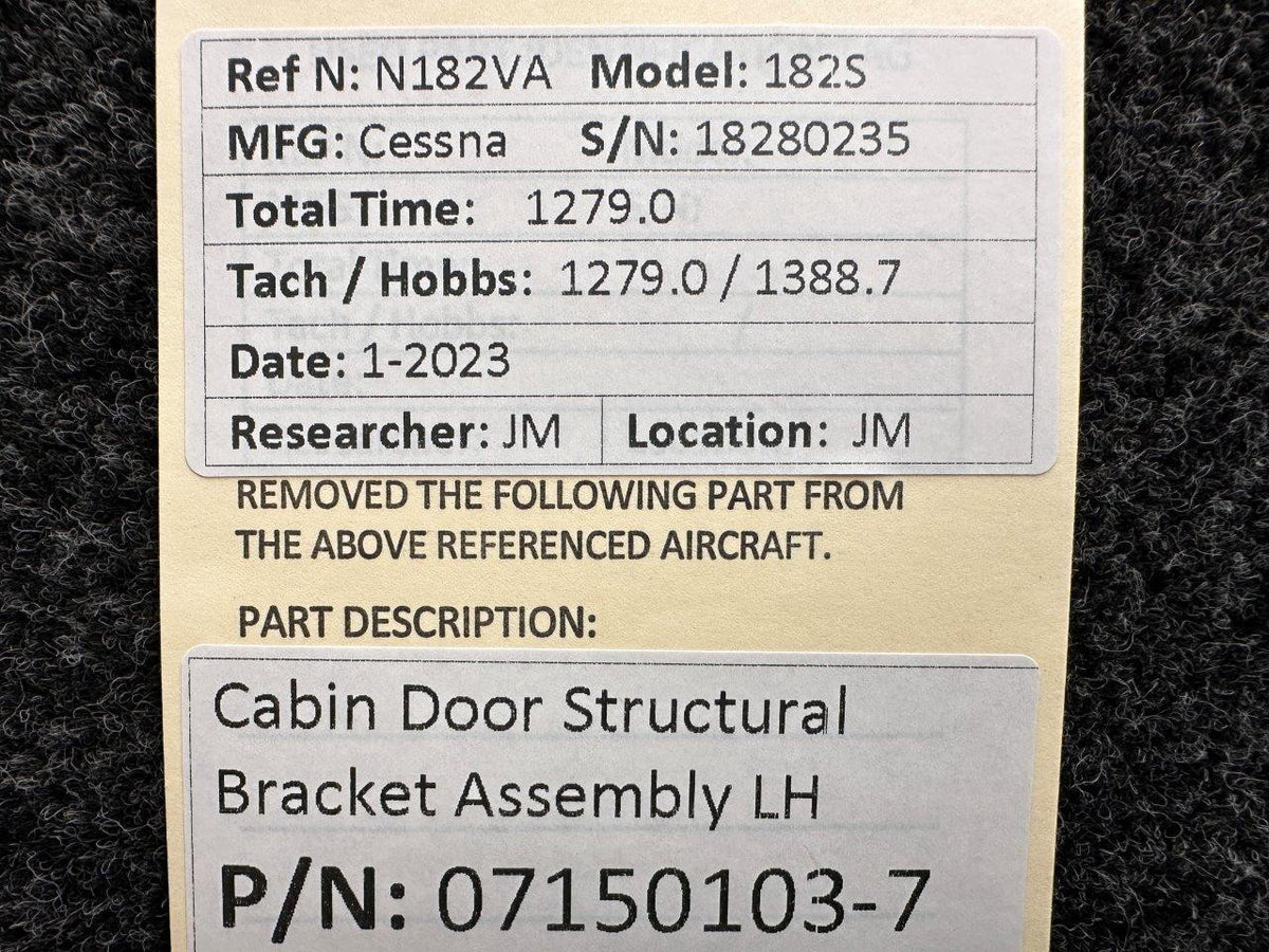Cessna Aircraft Parts 0715103-7 Cessna 182S Cabin Door Structural Bracket Assembly LH