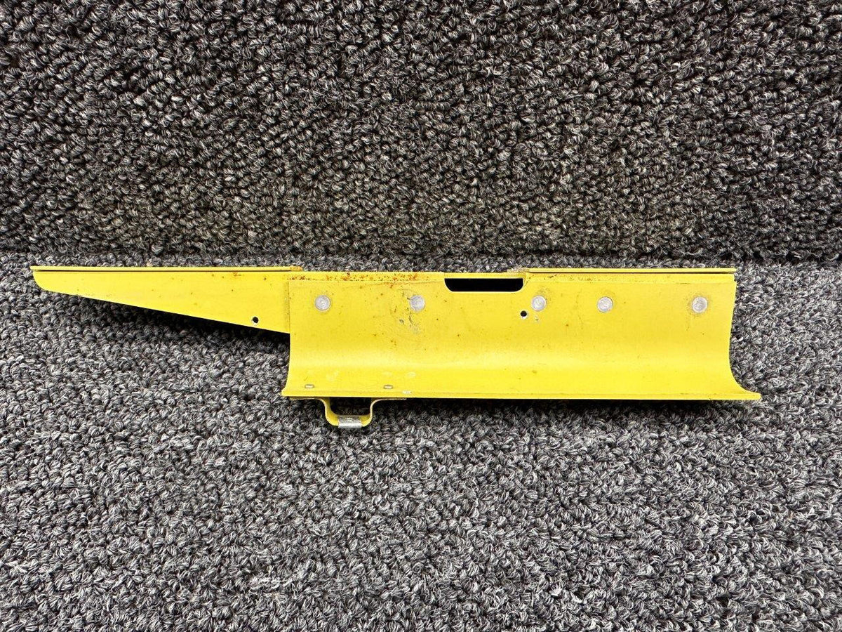 Cessna Aircraft Parts 0715103-8 Cessna 182S Cabin Door Structural Bracket Assembly RH
