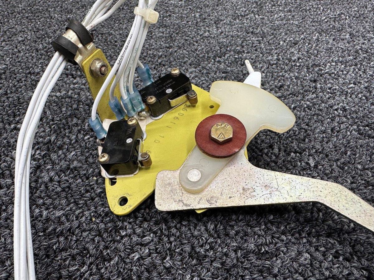 Cessna Aircraft Parts 1260611-10, 1512280-44 Cessna 182S Flap Control Arm and Lever with Indicator
