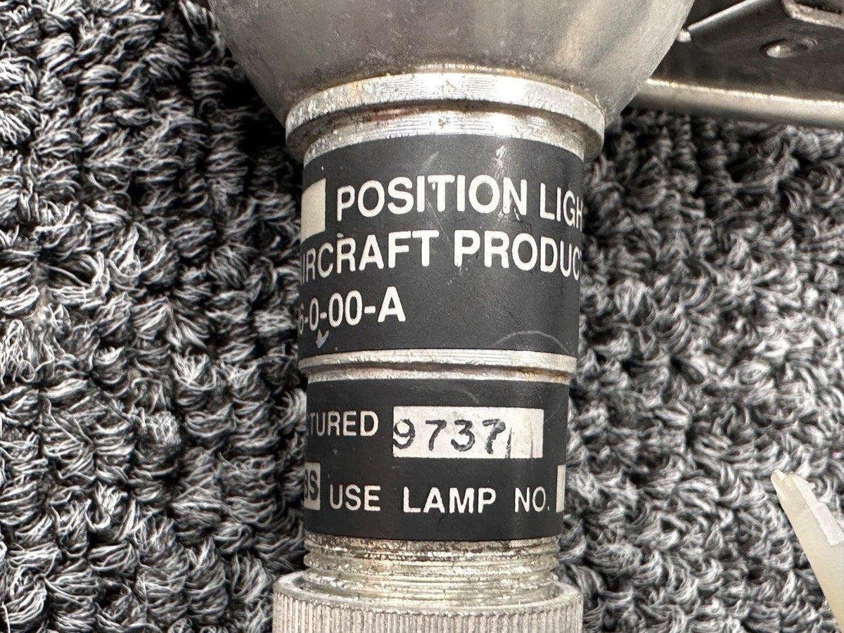 luminator 5106-0-00-A, W1284-R Luminator Aircraft Navigation Light LH with Lens