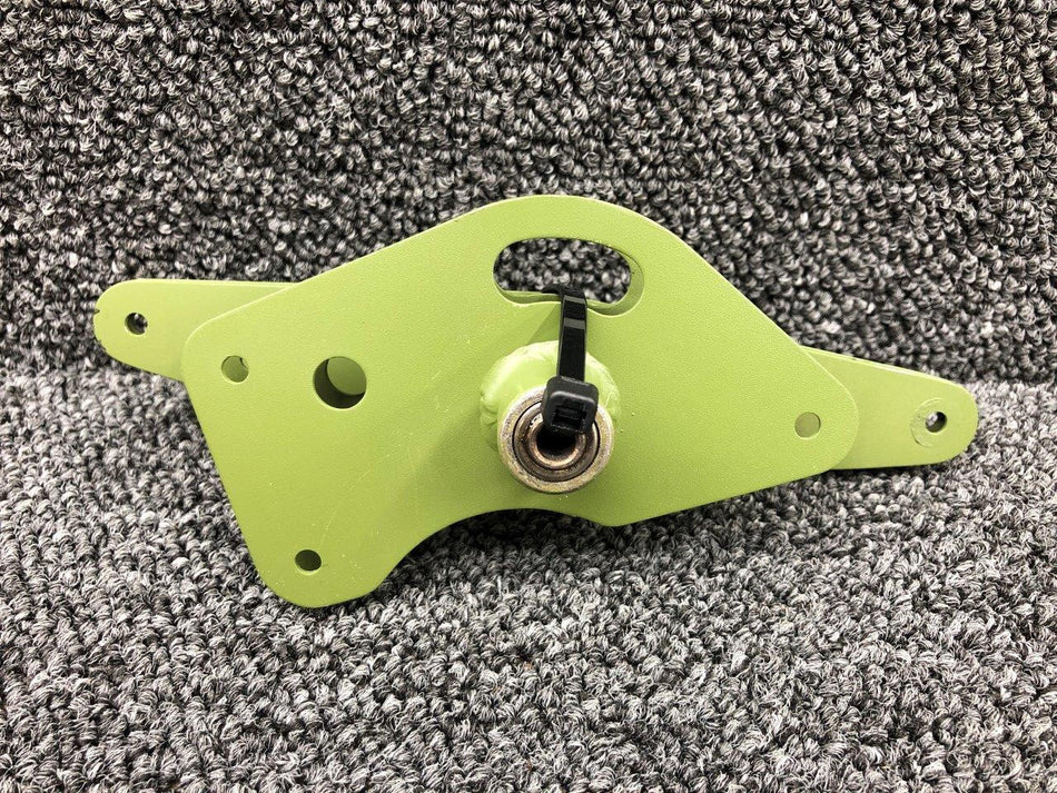 Cessna Aircraft Parts 0422430-8 (Use: 0522647-4) Cessna 172RG Aileron Bellcrank Assembly RH (ZINC)