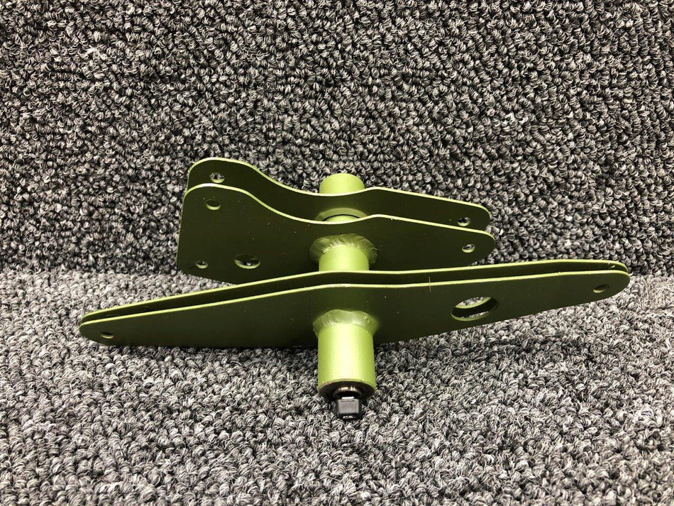 Cessna Aircraft Parts 0422430-8 (Use: 0522647-4) Cessna 172RG Aileron Bellcrank Assembly RH (ZINC)