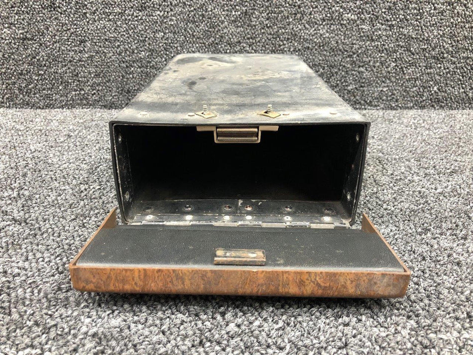 Cessna Aircraft Parts 0513085-16, 0513085-17 Cessna 172RG Glove Box Assembly with Door