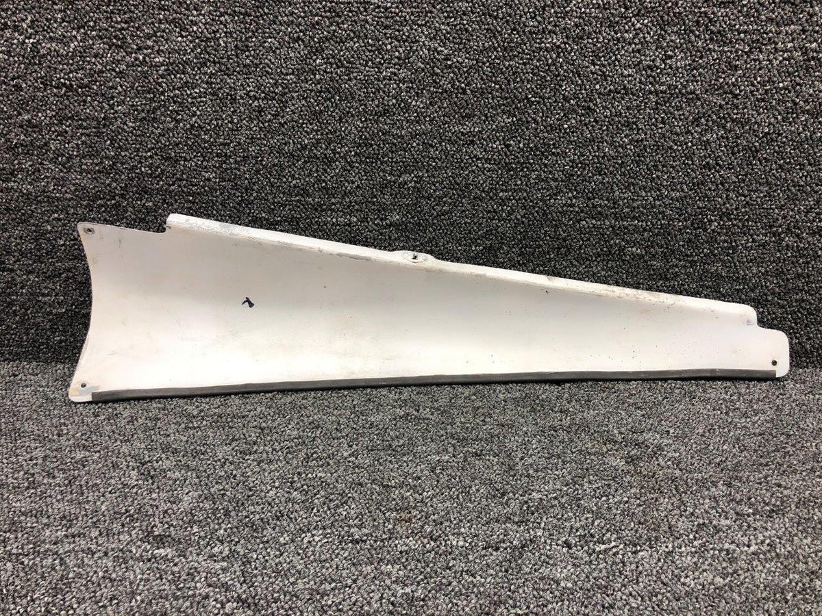 Cessna Aircraft Parts 0530010-6 (Use: 0530010-12) Cessna 172RG Upper Horizontal Fairing RH (White)