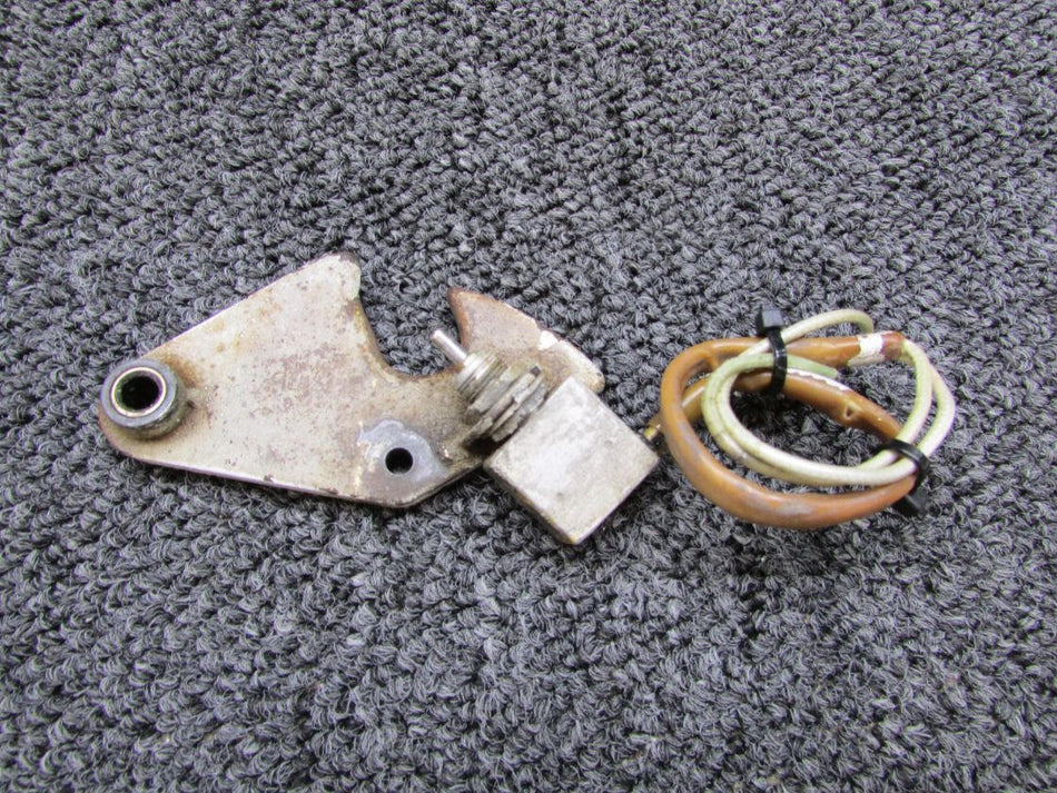 Cessna Aircraft Parts 1241078-5, S1377-1 Cessna 210L Lock Assembly LH with Switch