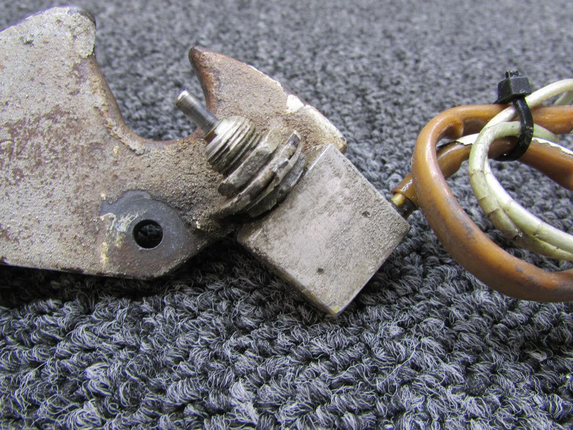 Cessna Aircraft Parts 1241078-5, S1377-1 Cessna 210L Lock Assembly LH with Switch