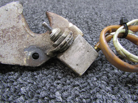 Cessna Aircraft Parts 1241078-5, S1377-1 Cessna 210L Lock Assembly LH with Switch
