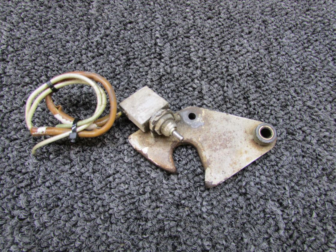 Cessna Aircraft Parts 1241078-5, S1377-1 Cessna 210L Lock Assembly LH with Switch