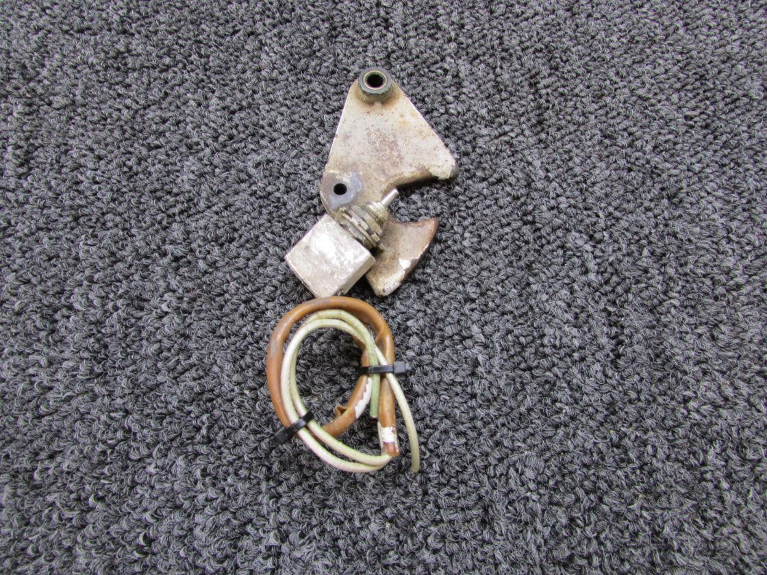 Cessna Aircraft Parts 1241078-5, S1377-1 Cessna 210L Lock Assembly LH with Switch