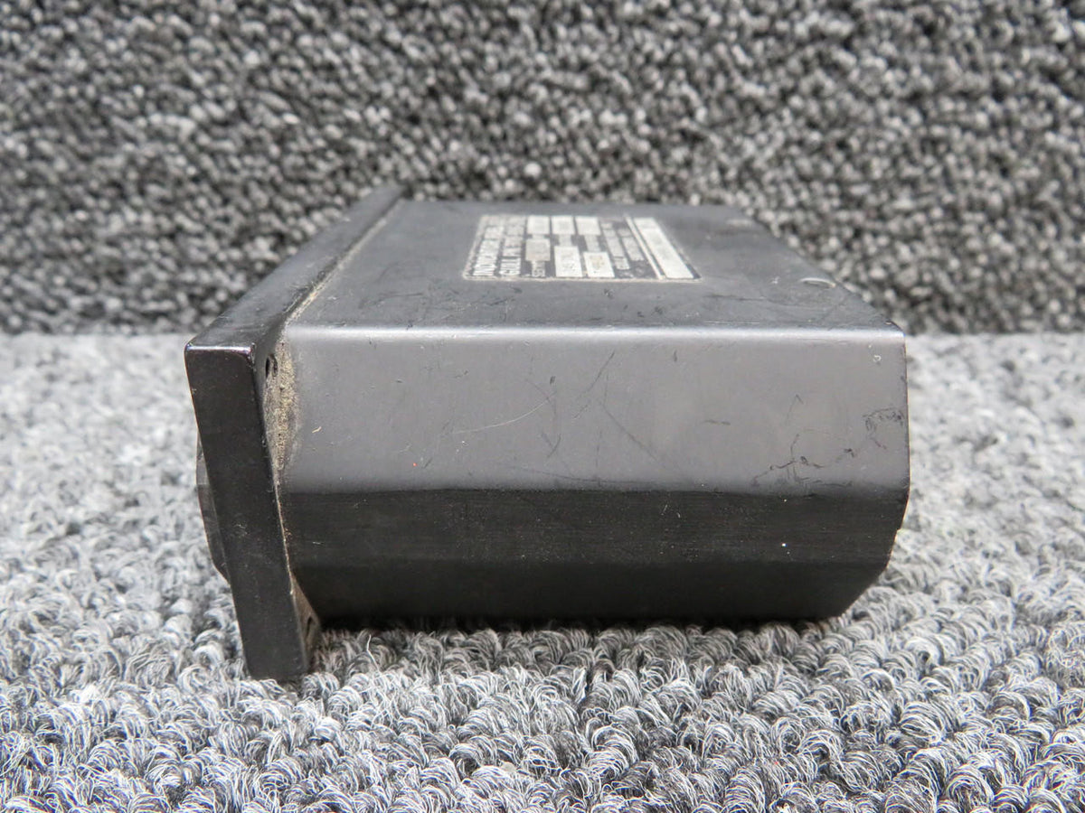 Gull Airborne 308-906-001 (Alt: 980112-1) Gull Airborne Type II Fuel Quantity Indicator (Volts: 28)