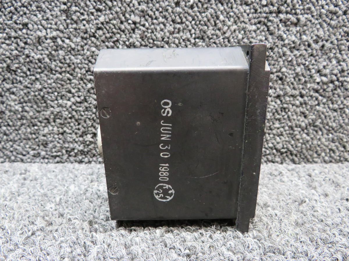 Gull Airborne 308-906-001 (Alt: 980112-1) Gull Airborne Type II Fuel Quantity Indicator (Volts: 28)