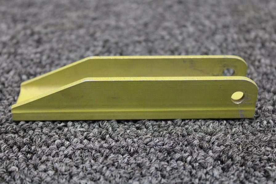 33608-003 Piper Flap Hinge Outboard (SA)
