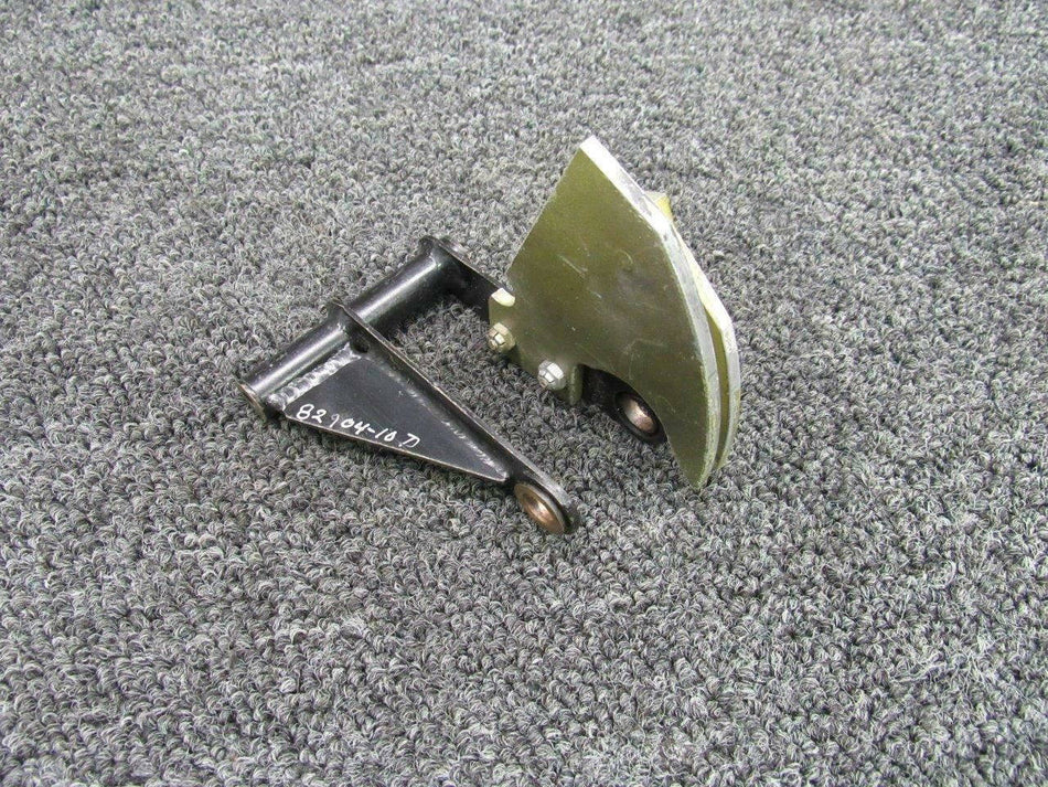 82904-010 Piper PA46-350P Flap Drive Link Assy
