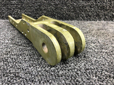 Cessna Aircraft Parts 0811350-8 (Use: 0811350-12) Cessna 421C Lower Wing Spar Fitting