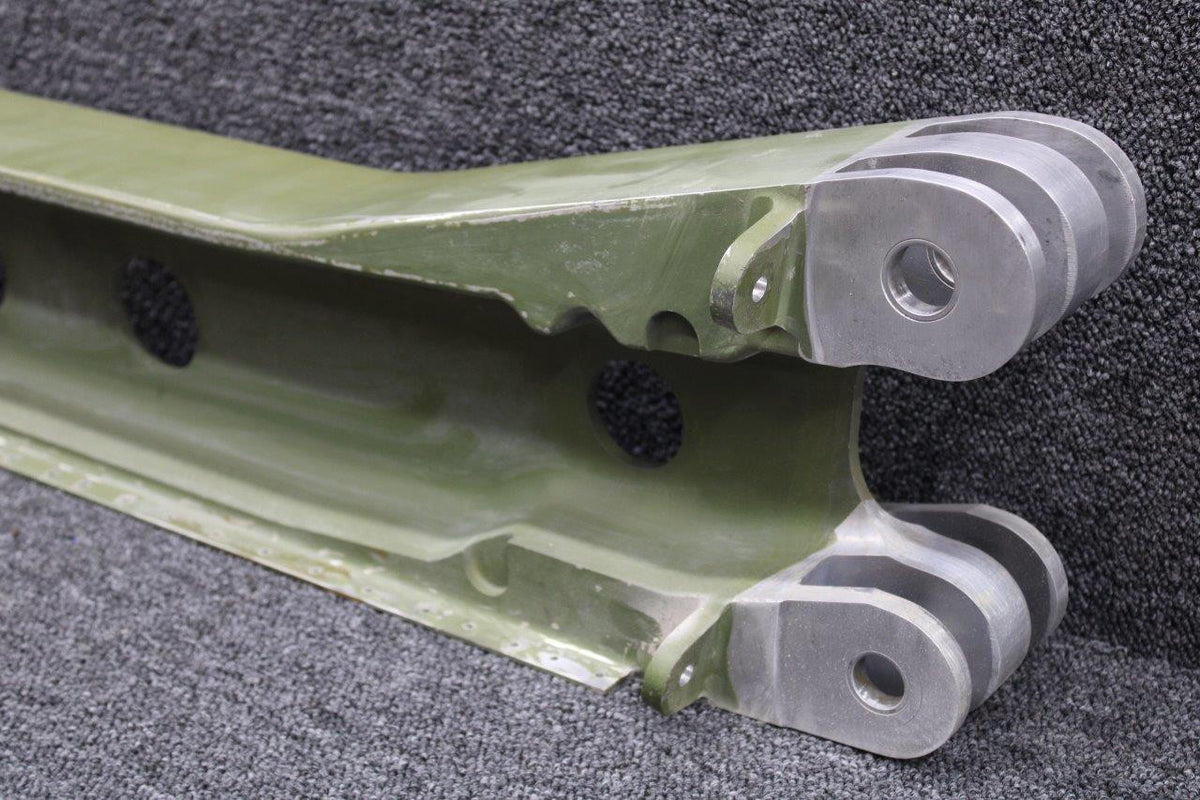 Cessna Aircraft Parts 2110001-3 (Cast: 1210702-498) Cessna 210N Carry Thru Spar Assembly