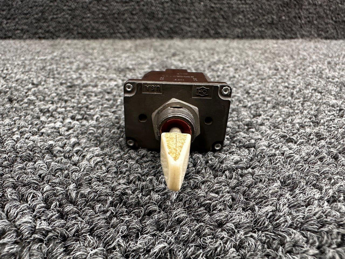 Cutler-Hammer 8906K3149 Cutler Hammer Toggle Flap Switch